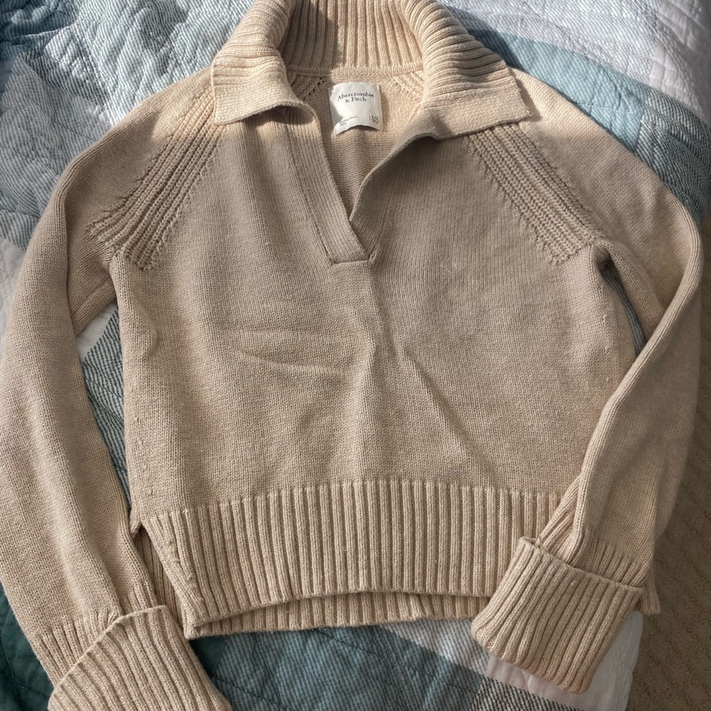 Abercrombie & Fitch Notch Neck Collared Sweater
